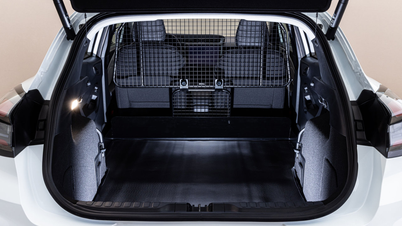 to-neo-epangelmatiko-B-SUV-stin
