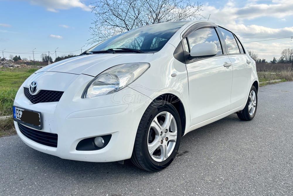 Αpistefta-chiliometra-echi-Toyota-Yaris