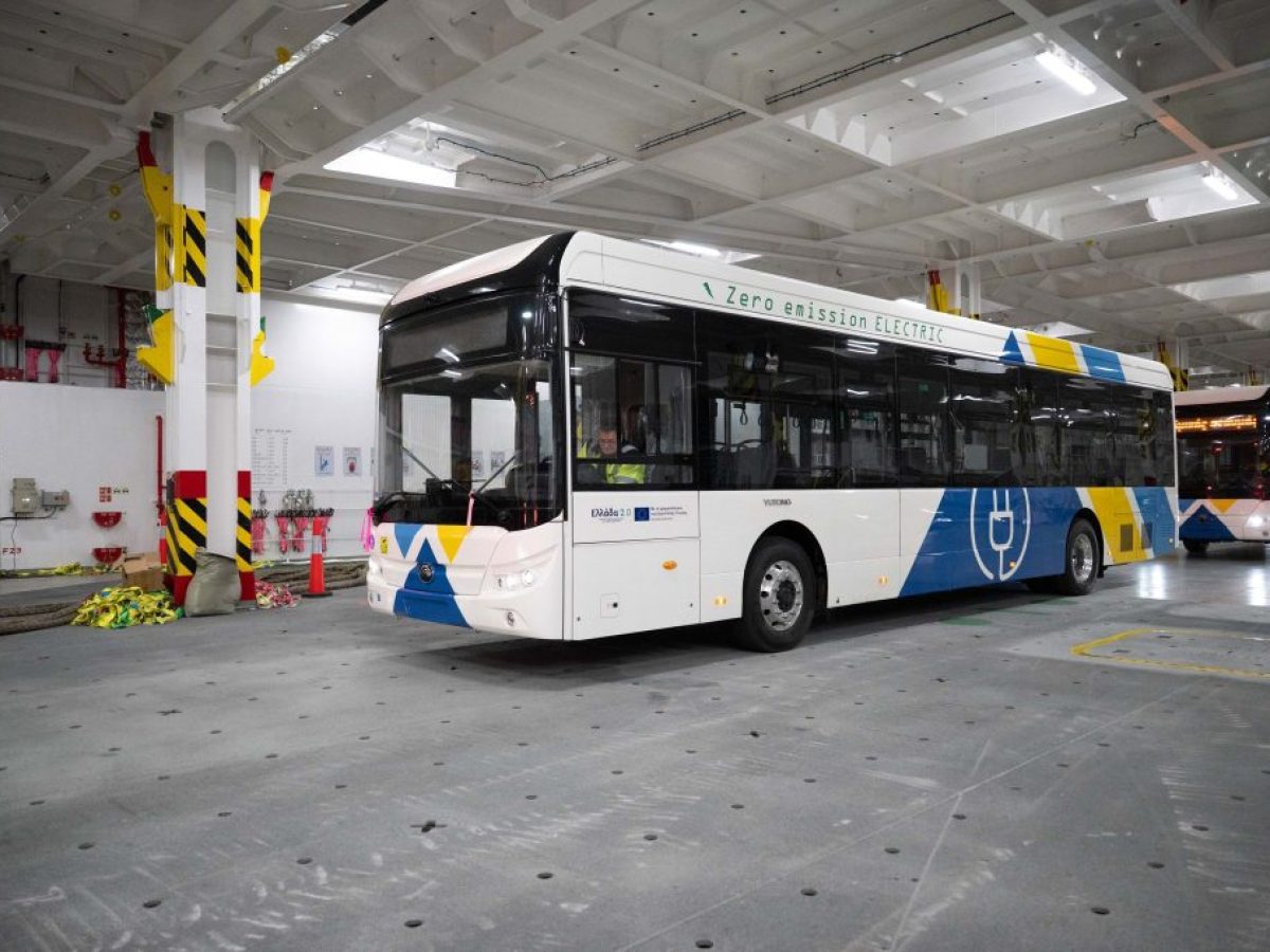 125 νέα λεωφορεία Yutong στο Λιμάνι του Πειραιά