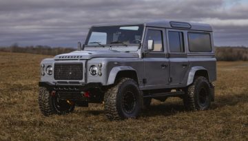 Αυτό το Land Rover Defender έχει αύρα… James Bond (photos)