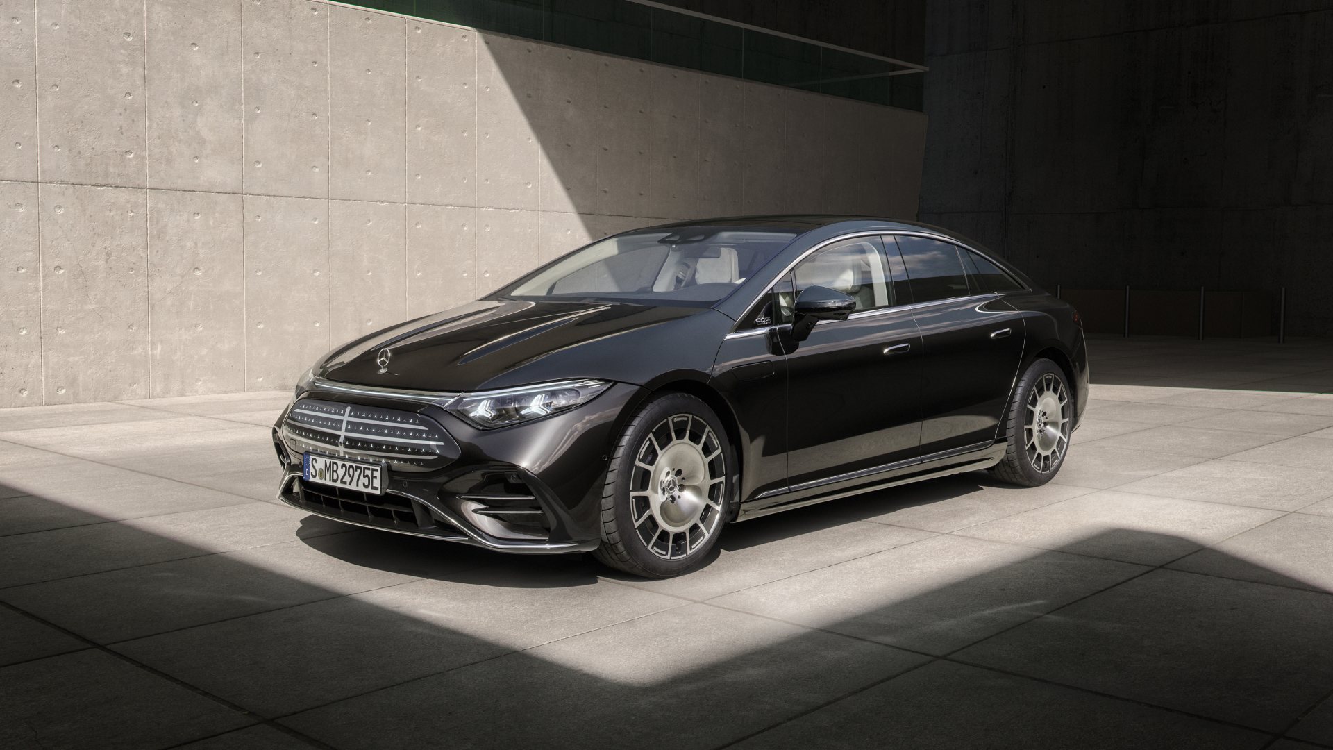 episimo-&Alpha;naneomeni-Mercedes-EQS-me
