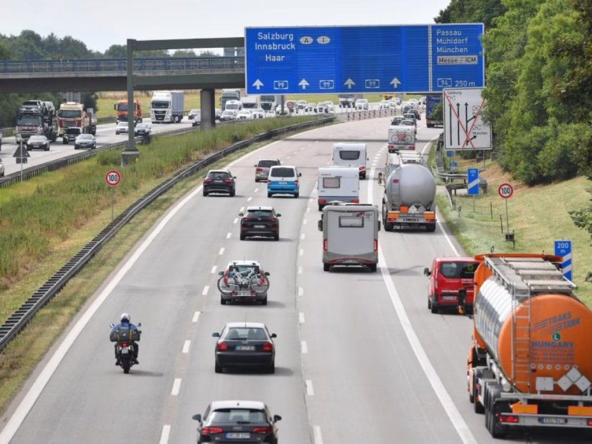 Γερμανία: 51% υπέρ ορίων ταχύτητας στην Autobahn σύμφωνα με έρευνα