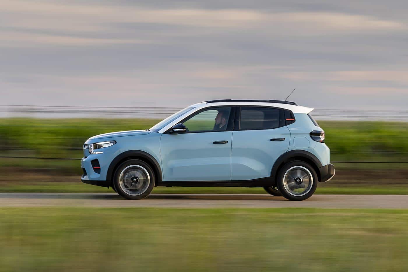 nea-SUV-kato-apo-17.000