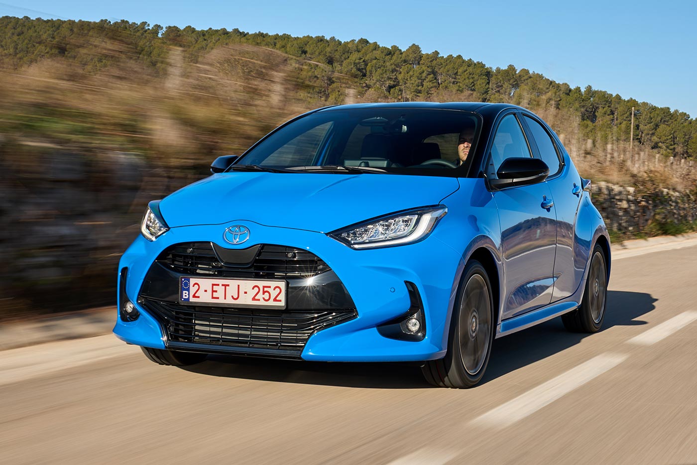 neo-Toyota-Yaris-Hybrid-LPG