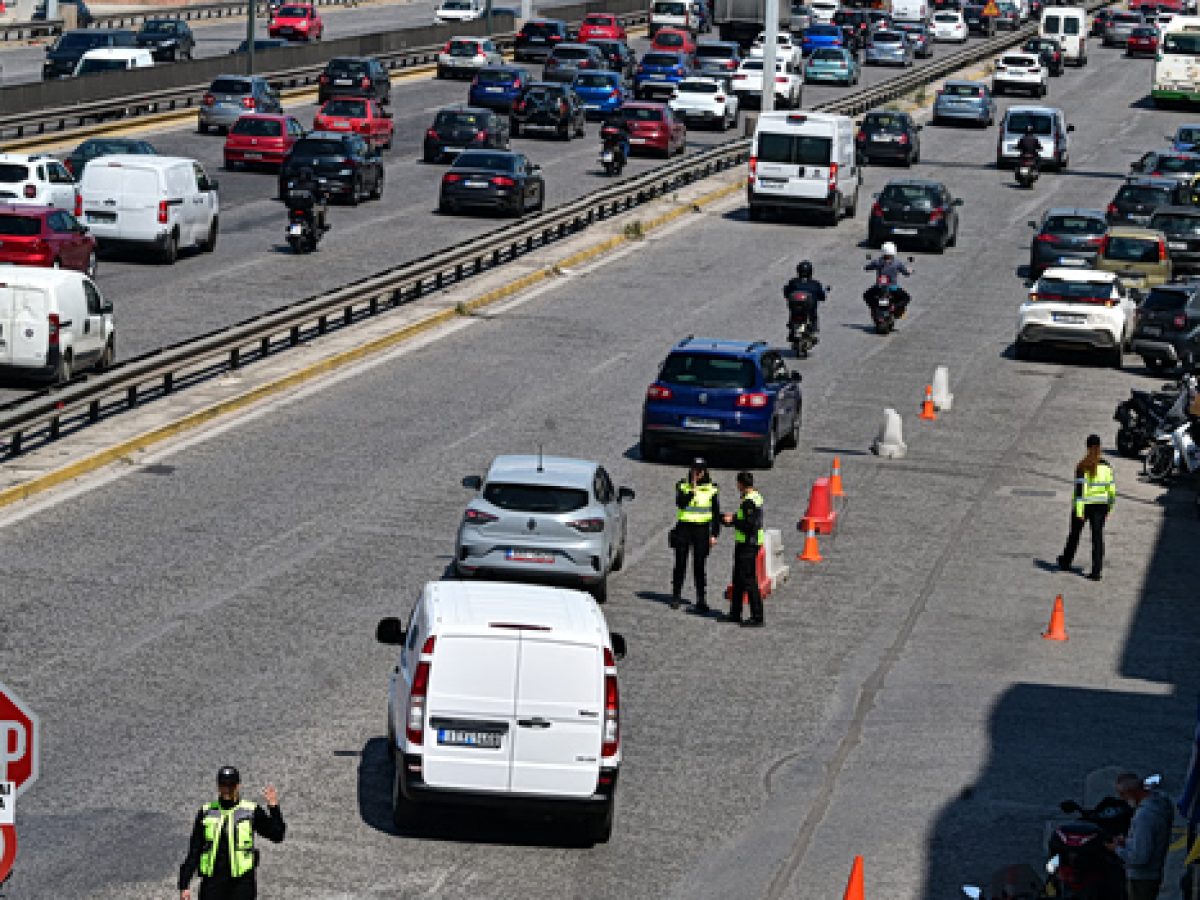Ποια είναι η σωστή απόσταση μεταξύ δύο οχημάτων στο δρόμο – Υπάρχει κίνδυνος για πρόστιμο;