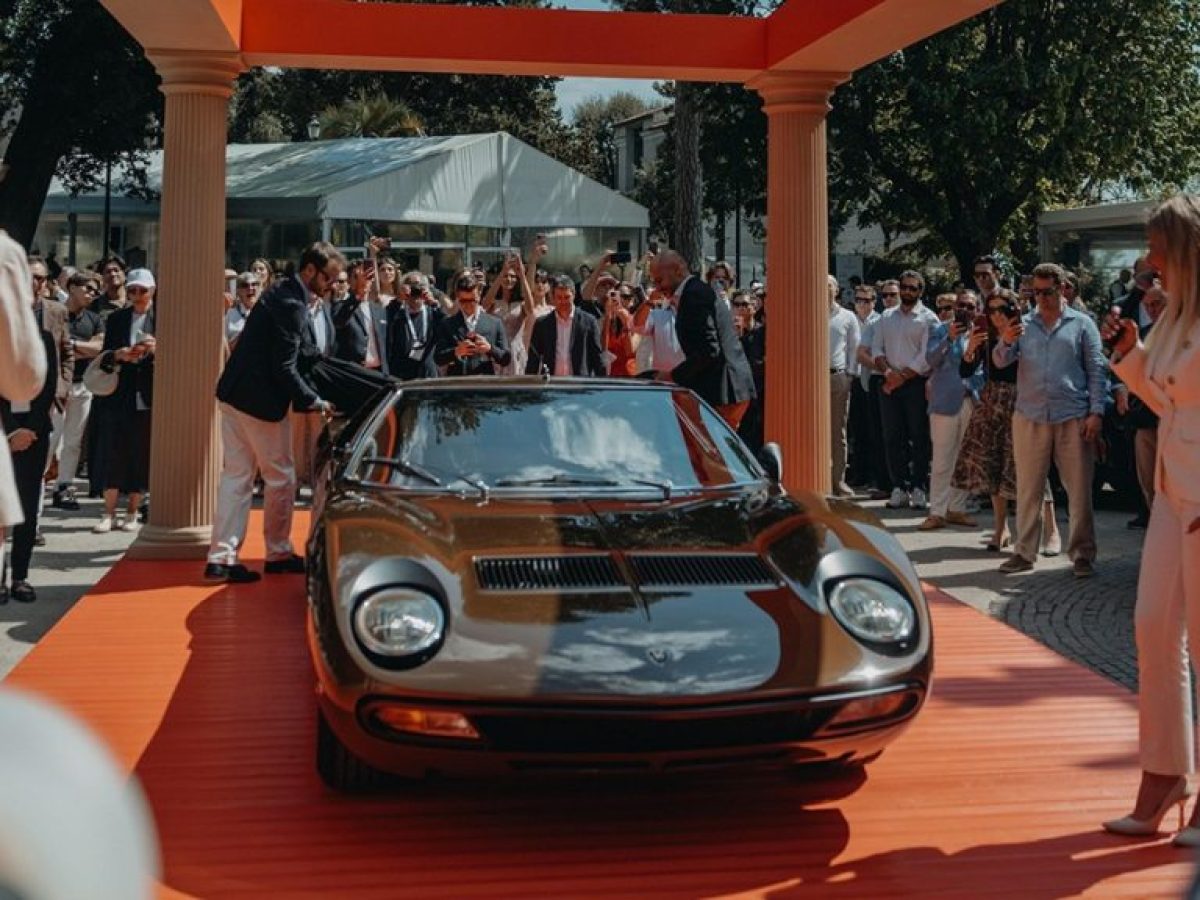 Πόσο καιρό χρειάστηκε η Lamborghini για να «αναγεννήσει» μια εμβληματική Miura SV;