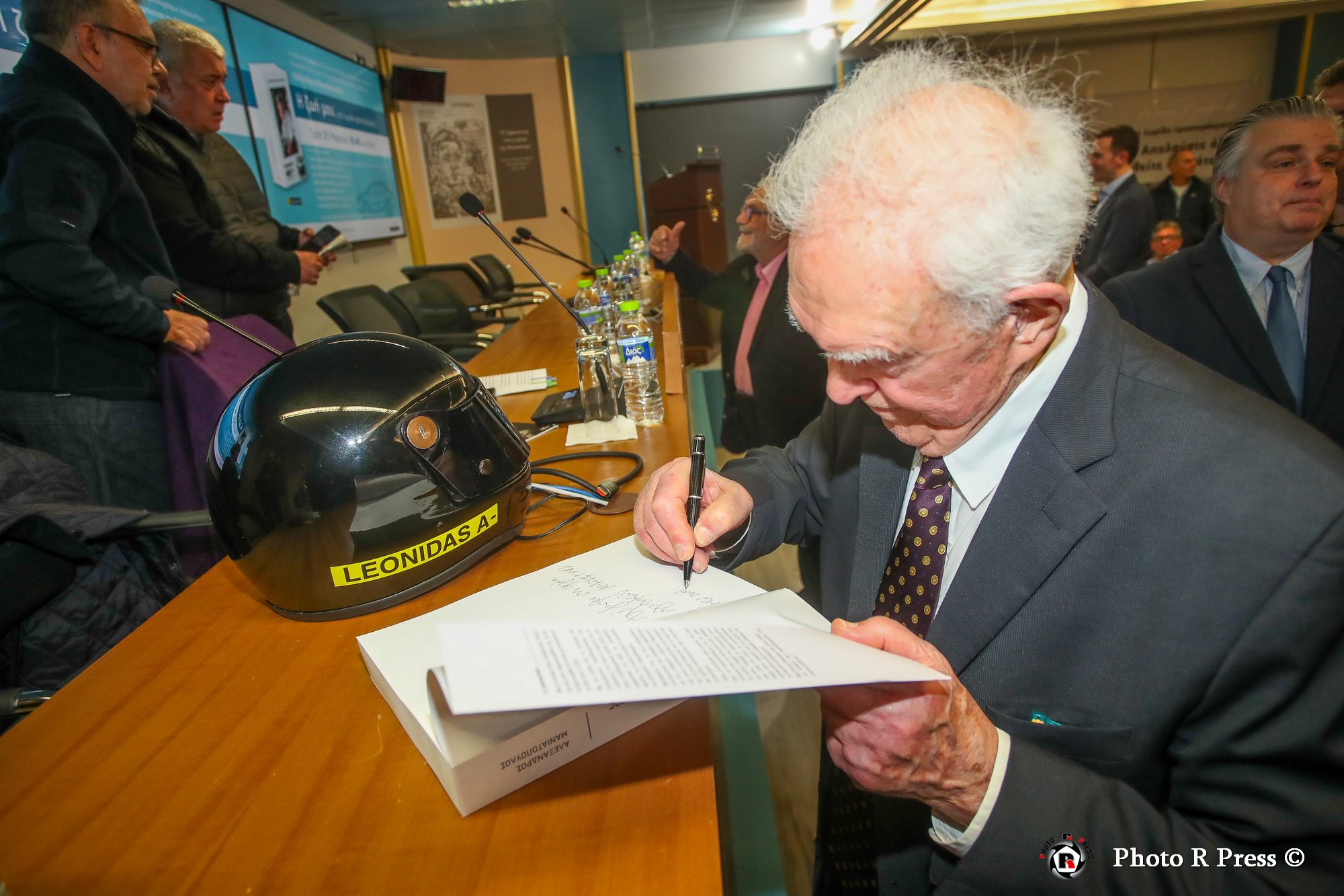 Αlexandros-maniatopoulos-Making-history…