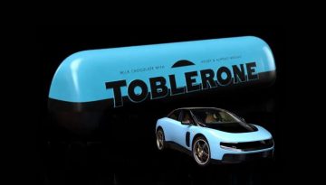 &Alpha;&kappa;ό&mu;&alpha; &kappa;&alpha;&iota; &eta; Toblerone &tau;&rho;&omicron;&lambda;ά&rho;&epsilon;&iota; &tau;&eta;&nu; Ferrari