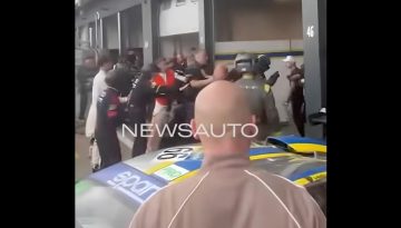 Video: &Alpha;&gamma;&rho;&iota;&omicron; &xi;ύ&lambda;&omicron; &mu;&epsilon;&tau;&alpha;&xi;ύ &mu;&eta;&chi;&alpha;&nu;&iota;&kappa;ώ&nu; &tau;&eta;&sigmaf; Lamborghini &kappa;&alpha;&iota; &tau;&eta;&sigmaf; Audi