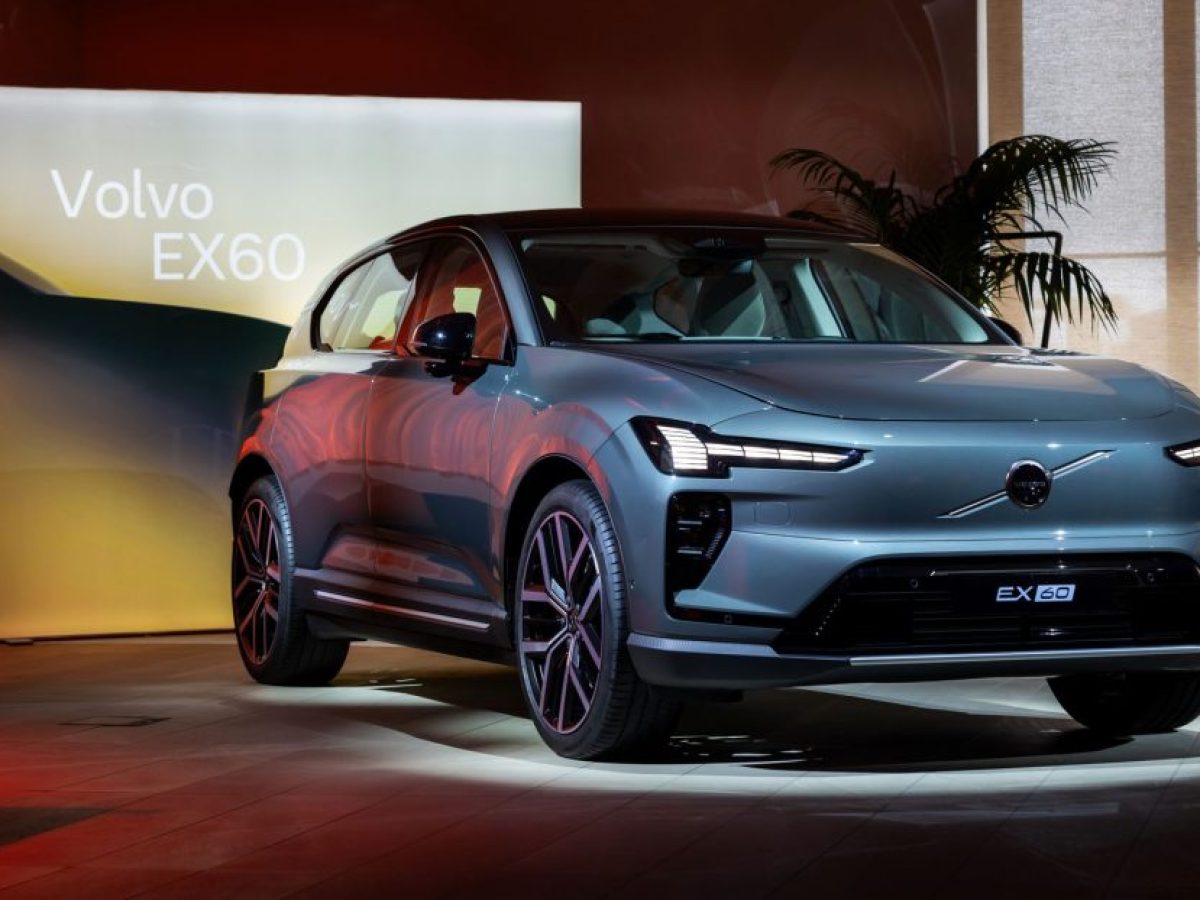 Volvo EX60: Η πρώτη εμφάνιση στην Ελλάδα και η τεχνολογία ασφαλείας που αλλάζει τα δεδομένα