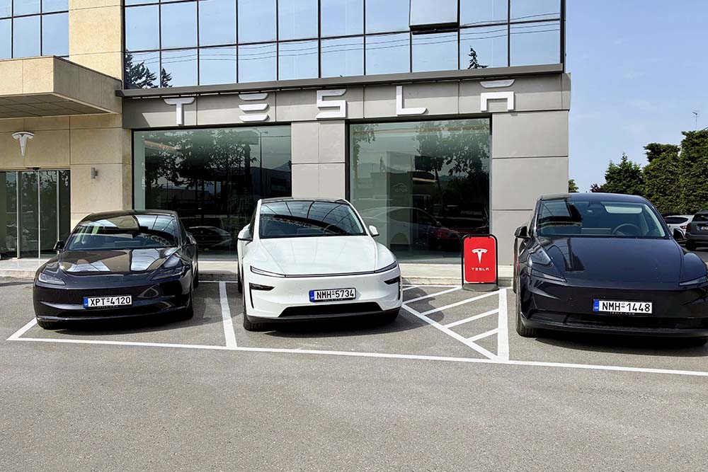 i-Tesla-me-neo-showroom