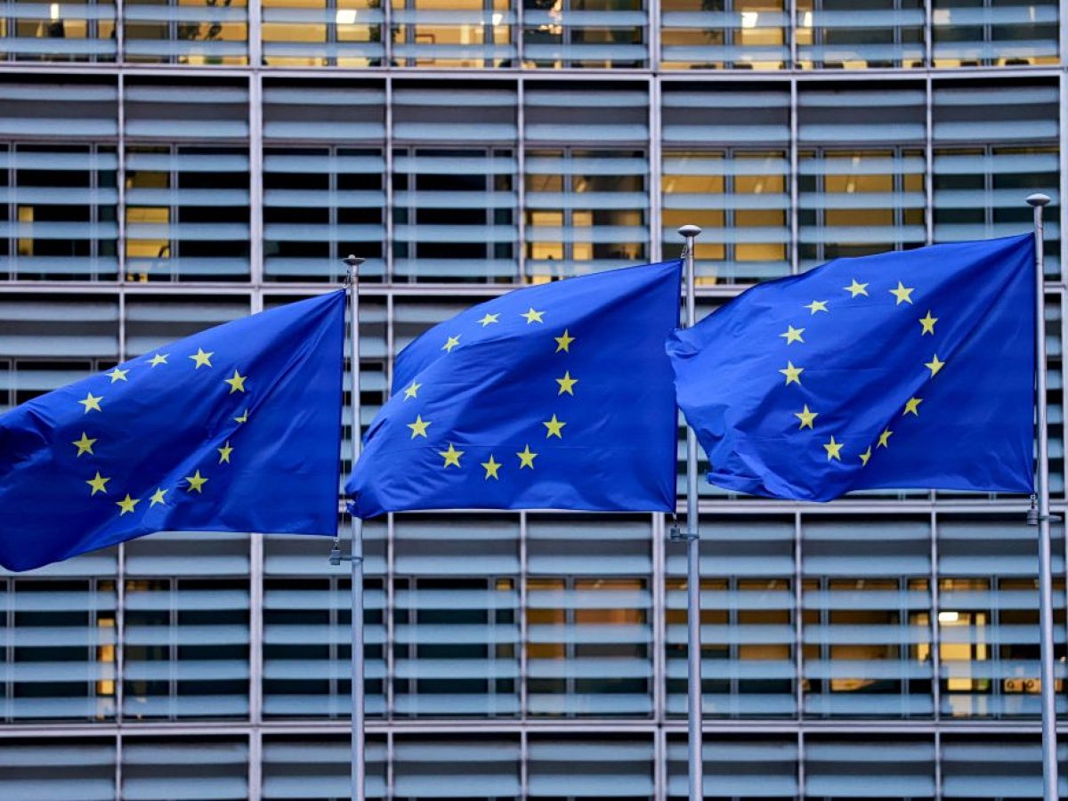 Κομισιόν για δασμούς Τραμπ: «Θα διατηρήσουμε ανοιχτές τις επιλογές μας για την προστασία των συμφερόντων της ΕΕ»