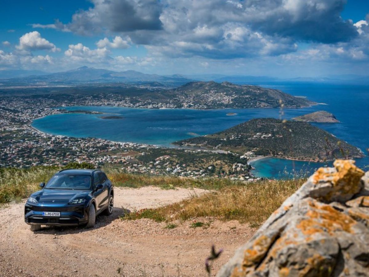 Οδηγούμε την νέα ηλεκτρική Porsche Cayenne (video)