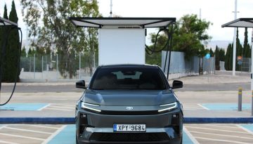 Οδηγούμε το νέο Toyota CHR+