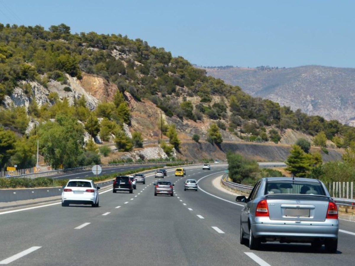 Πόσα χρήματα χάνω αν οδηγώ με ανοιχτά παράθυρα στην Εθνική Οδό;