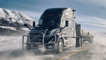 &Sigma;&tau;&omicron;&upsilon;&sigmaf; &pi;ά&gamma;&omicron;&upsilon;&sigmaf; &tau;&eta;&sigmaf; &Alpha;&lambda;ά&sigma;&kappa;&alpha; &mu;&epsilon; Volvo VNL