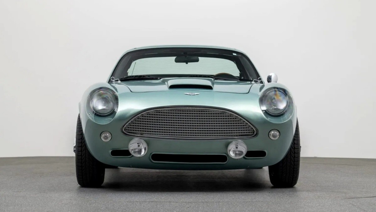 Το Mazda MX-5 έπαθε… Aston Martin