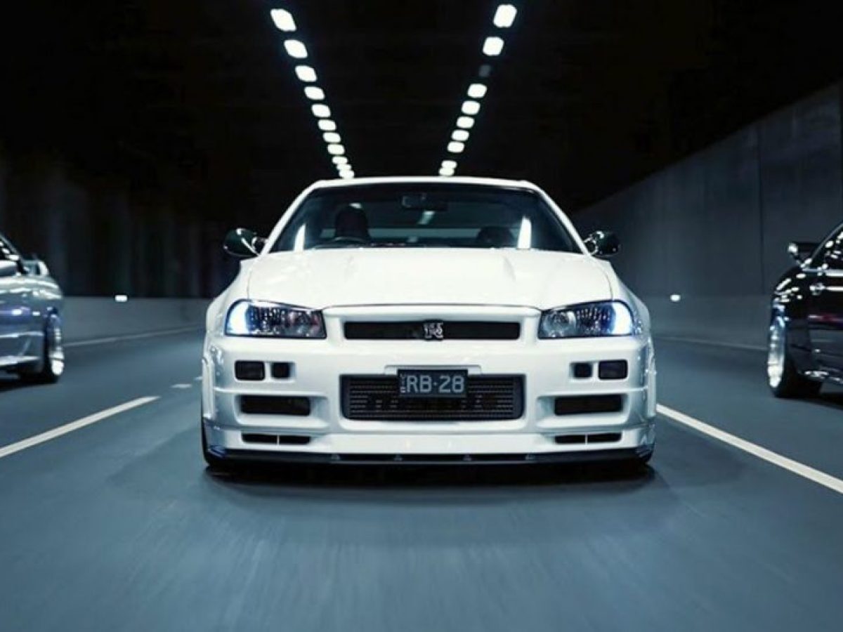 Τρεις γενιές του θρυλικού Nissan GT-R προκαλούν τρόμο στους δρόμους του Τόκιο (video)