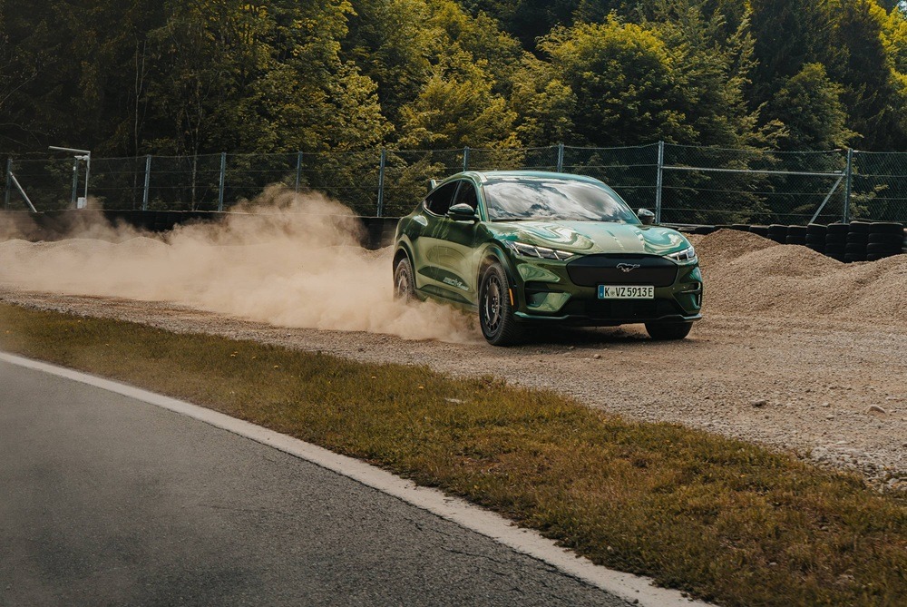 Drifting-me-ilektriko-aftokinito-i