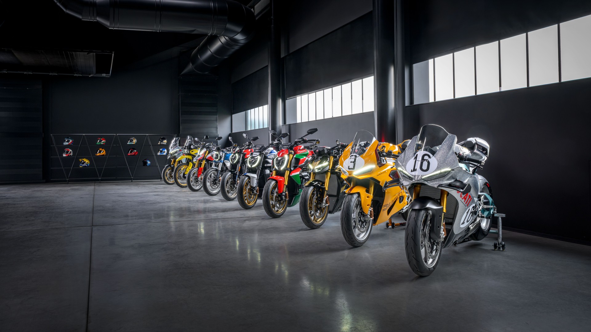 Ducati-Collezione-100-deka-monadikes-1