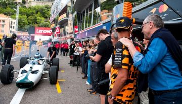 F1 Μονακό: H McLaren γράφει ιστορία