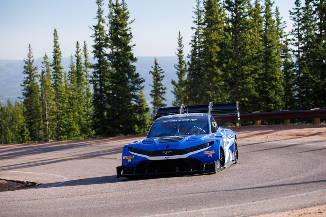 Ford-Mustang-Pikes-Peak-2026