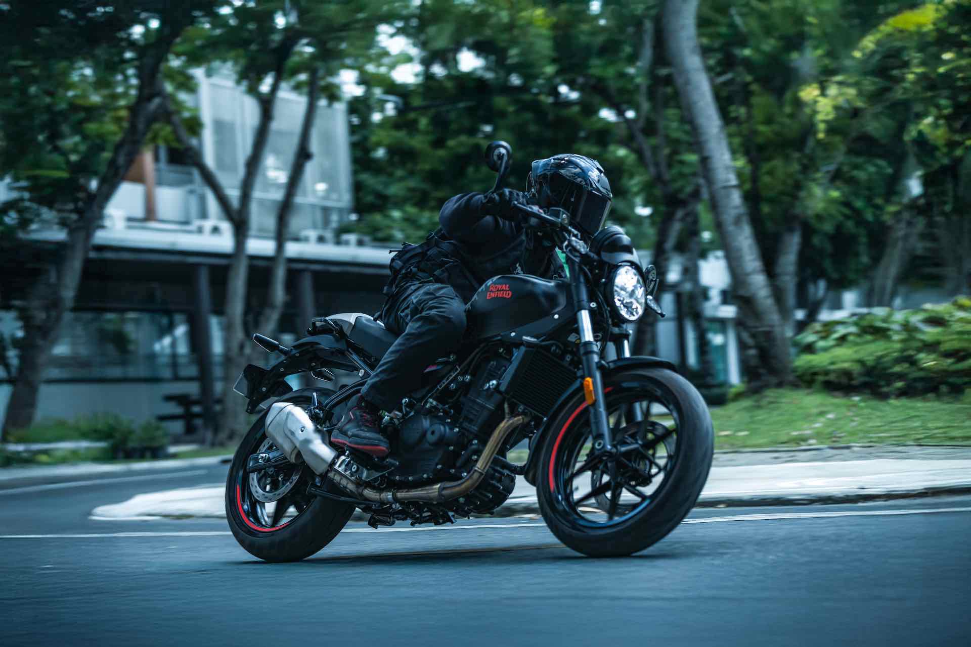 Royal-Enfield-Guerrilla-450-Apex