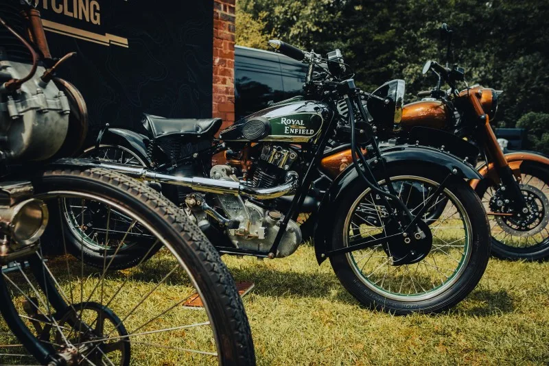 2026-royal-enfield-classic-650-125-years-anniversary-special-edition-2-2