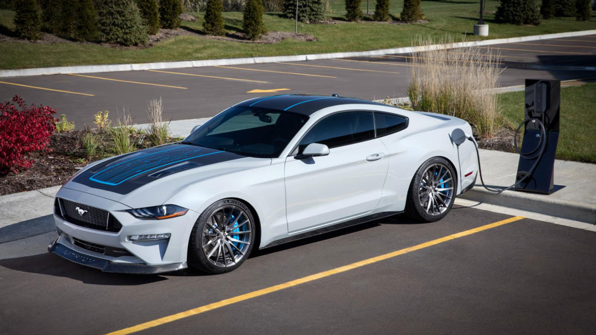 260703162856_1-ford-mustang-lithium-hlektrikh-coupe