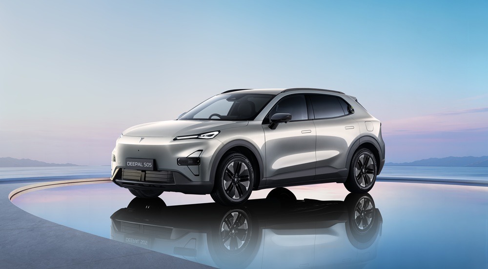 Deepal-S05-PHEV-exterior-silver-2