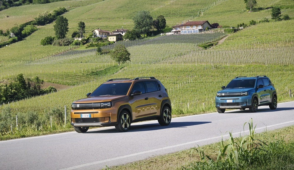 Fiat-grande-panda-hybrid-la-prima