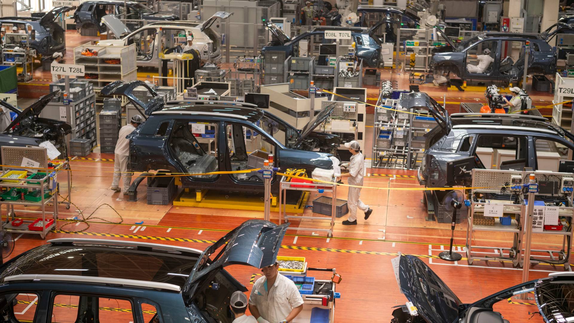 car-production-paragogi-aytokiniton-plant-1