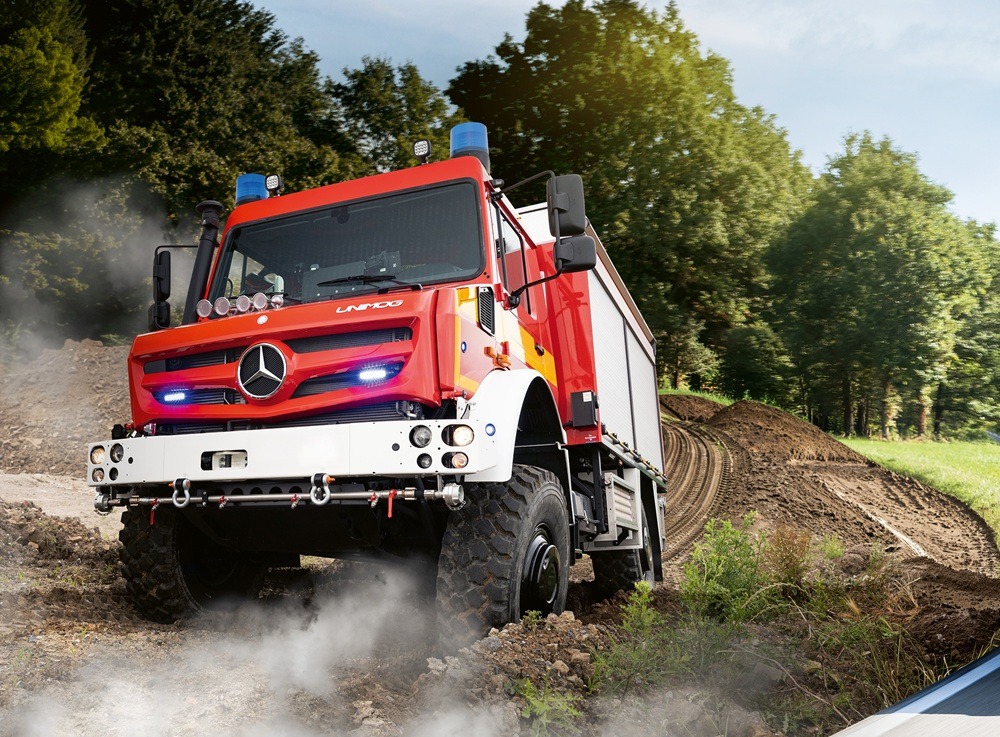 mercedes-unomog-fire