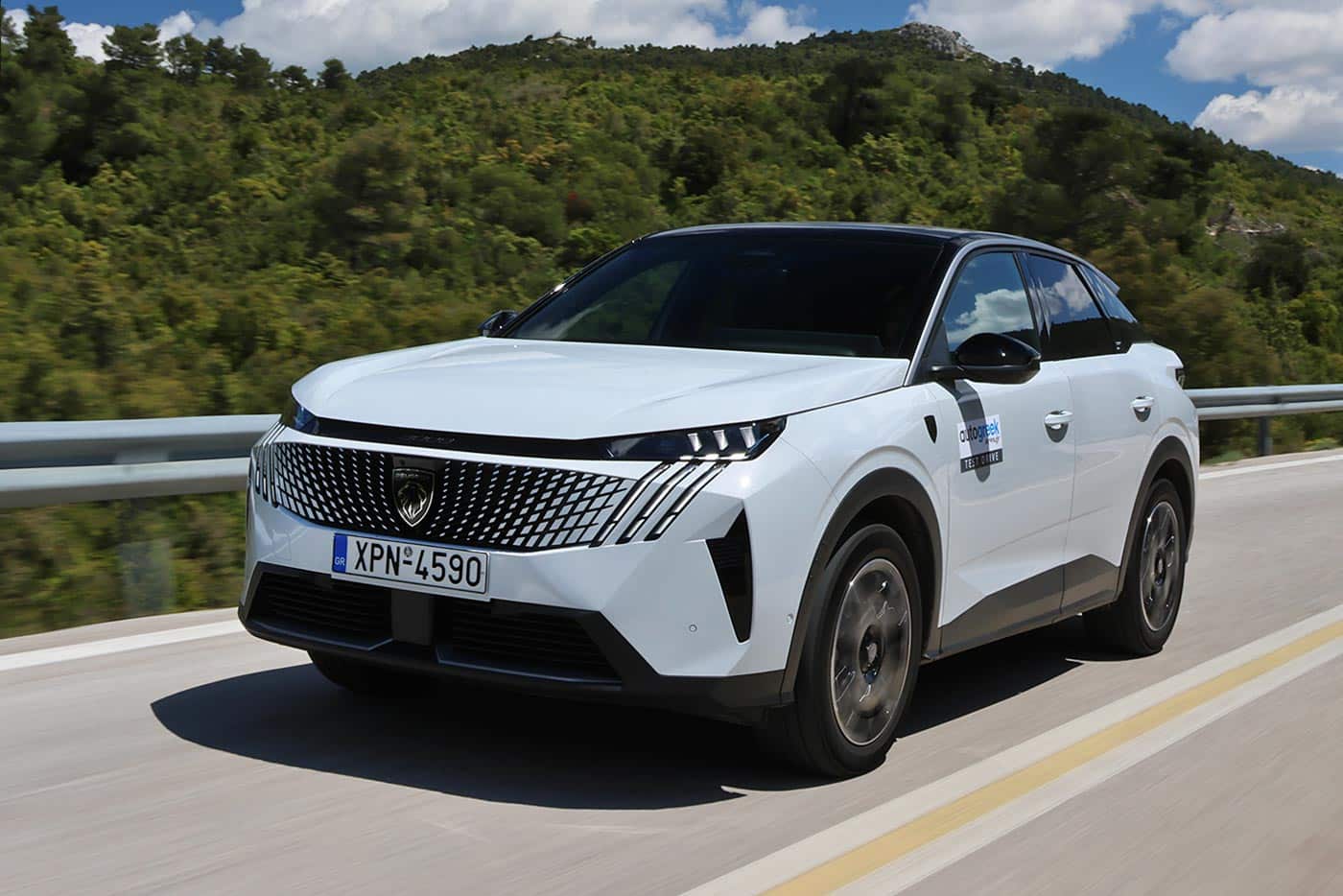 Peugeot-3008-Hybrid-21