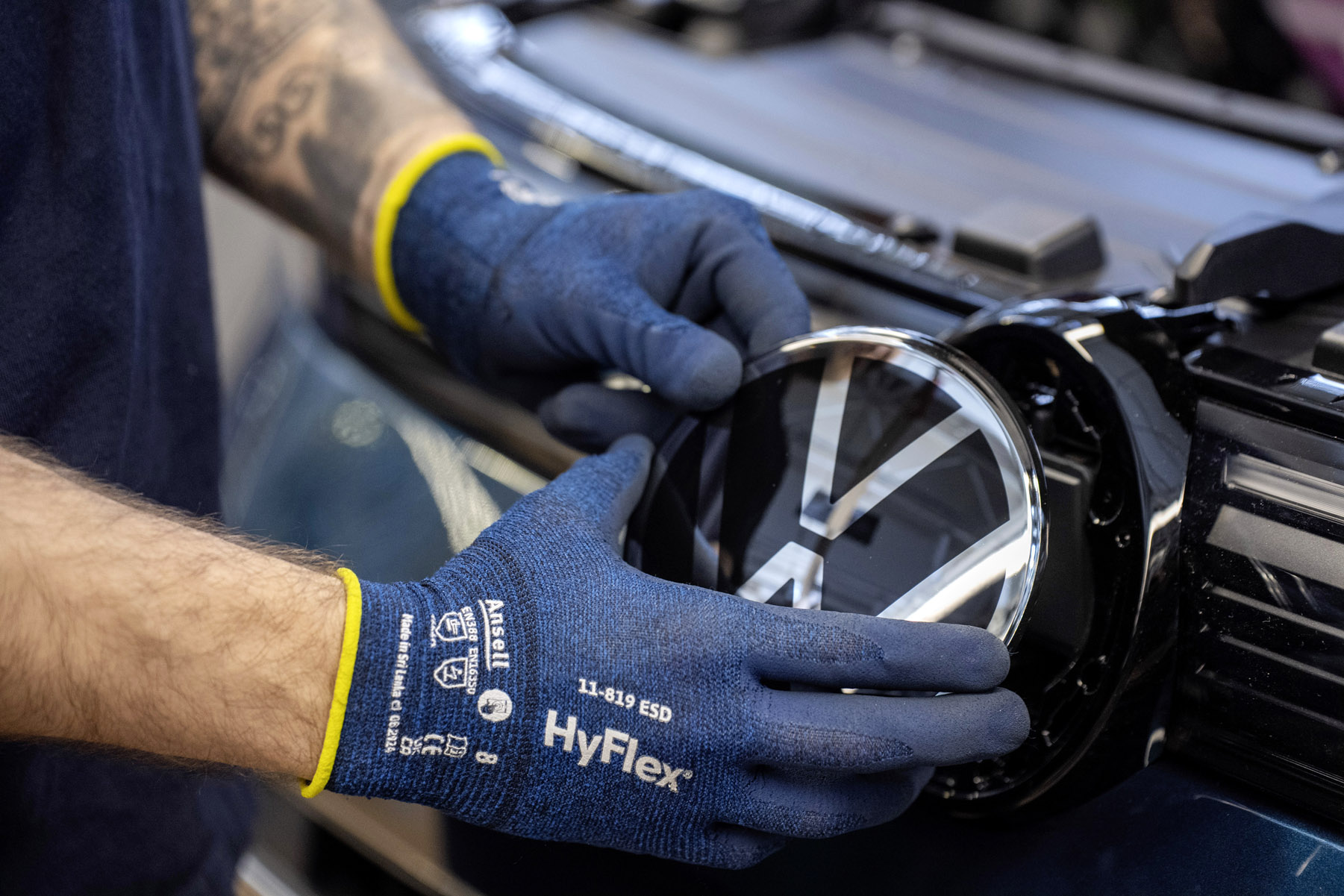VW-Volkswagen-plant-Wolfsburg-logo-3