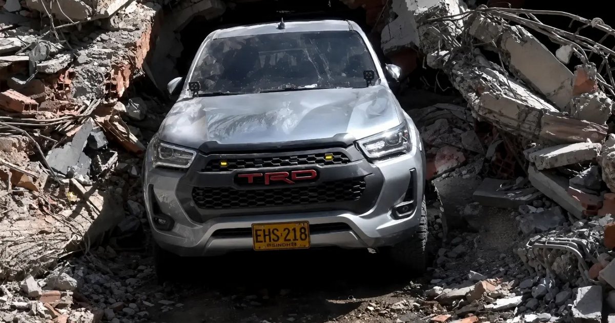 toyota-hilux-colombia_77761_486245_type13058