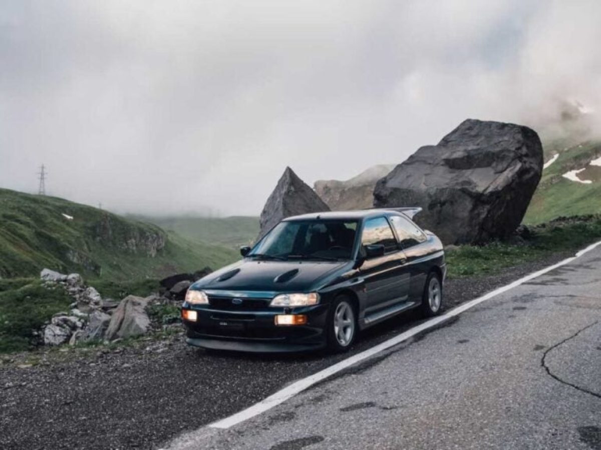 &Beta;&rho;ή&kappa;&alpha;&mu;&epsilon; έ&nu;&alpha; Escort Cosworth &mu;&epsilon; &mu;ό&lambda;&iota;&sigmaf; 21.000 &chi;&lambda;&mu;. &Pi;ό&sigma;&omicron; &kappa;&omicron;&sigma;&tau;ί&zeta;&epsilon;&iota; &omicron; &theta;&rho;ύ&lambda;&omicron;&sigmaf;; | &Gamma;&iota;ά&nu;&nu;&eta;&sigmaf; &Kappa;&omega;&nu;&sigma;&tau;&alpha;&nu;&tau;ό&pi;&omicron;&upsilon;&lambda;&omicron;&sigmaf;