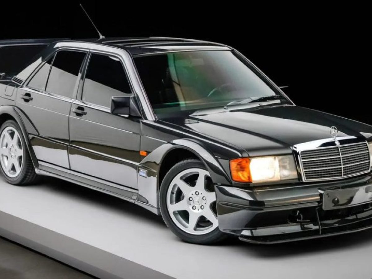 Έ&sigma;&pi;&alpha;&sigma;&epsilon; &tau;&alpha; &tau;&alpha;&mu;&epsilon;ί&alpha; &alpha;&upsilon;&tau;ή &eta; Mercedes 190E &ndash; &Gamma;&iota;&alpha;&tau;ί &alpha;&xi;ί&zeta;&epsilon;&iota; &mu;&iota;&alpha; &pi;&epsilon;&rho;&iota;&omicron;&upsilon;&sigma;ί&alpha;