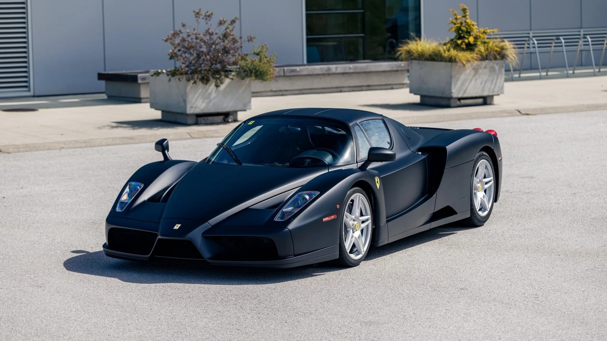260908131956_Ferrari-Enzo-1
