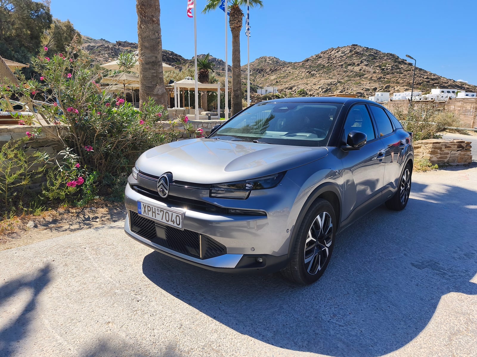CITROEN-C4-HYBRID-1