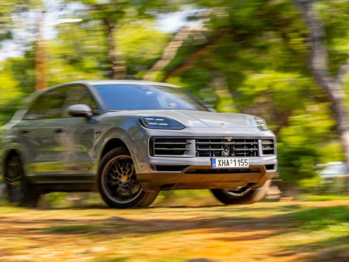 Porsche Cayenne: &Tau;&omicron; SUV &pi;&omicron;&upsilon; ά&lambda;&lambda;&alpha;&xi;&epsilon; &gamma;&iota;&alpha; &pi;ά&nu;&tau;&alpha; &tau;&eta;&nu; &iota;&sigma;&tau;&omicron;&rho;ί&alpha; &tau;&eta;&sigmaf; Porsche