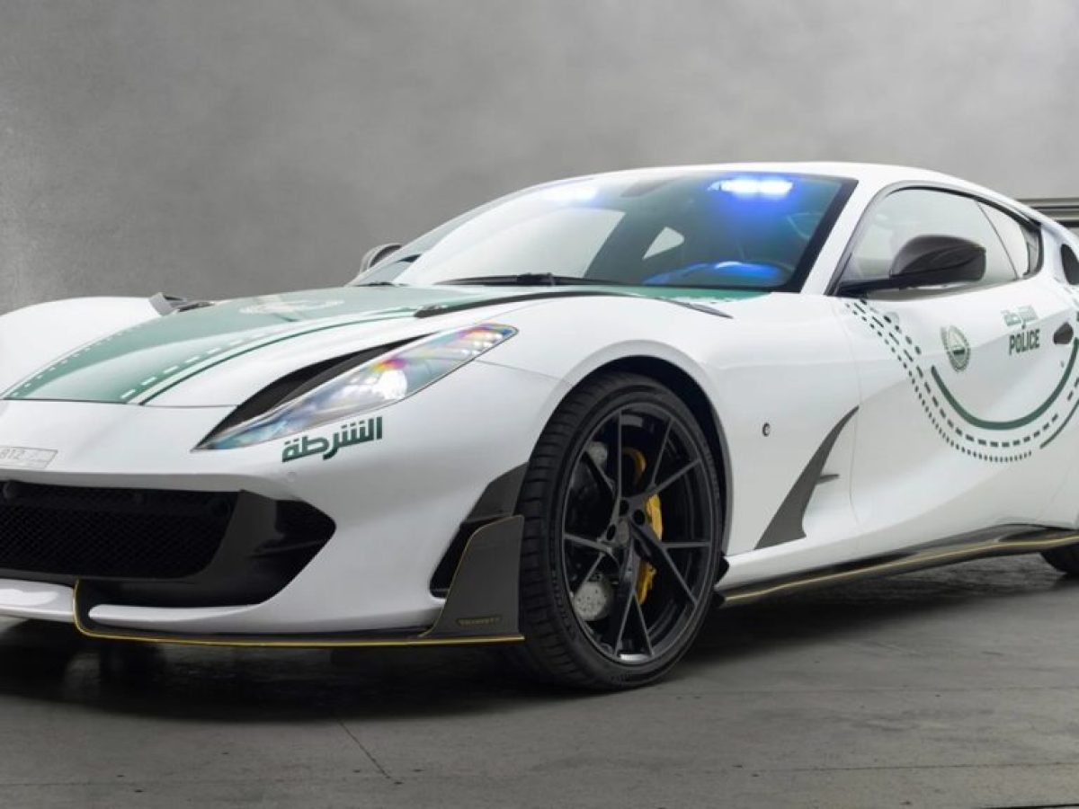 &Eta; &alpha;&sigma;&tau;&upsilon;&nu;&omicron;&mu;ί&alpha; &tau;&omicron;&upsilon; Dubai &alpha;&pi;έ&kappa;&tau;&eta;&sigma;&epsilon; Ferrari 812 Superfast Mansory