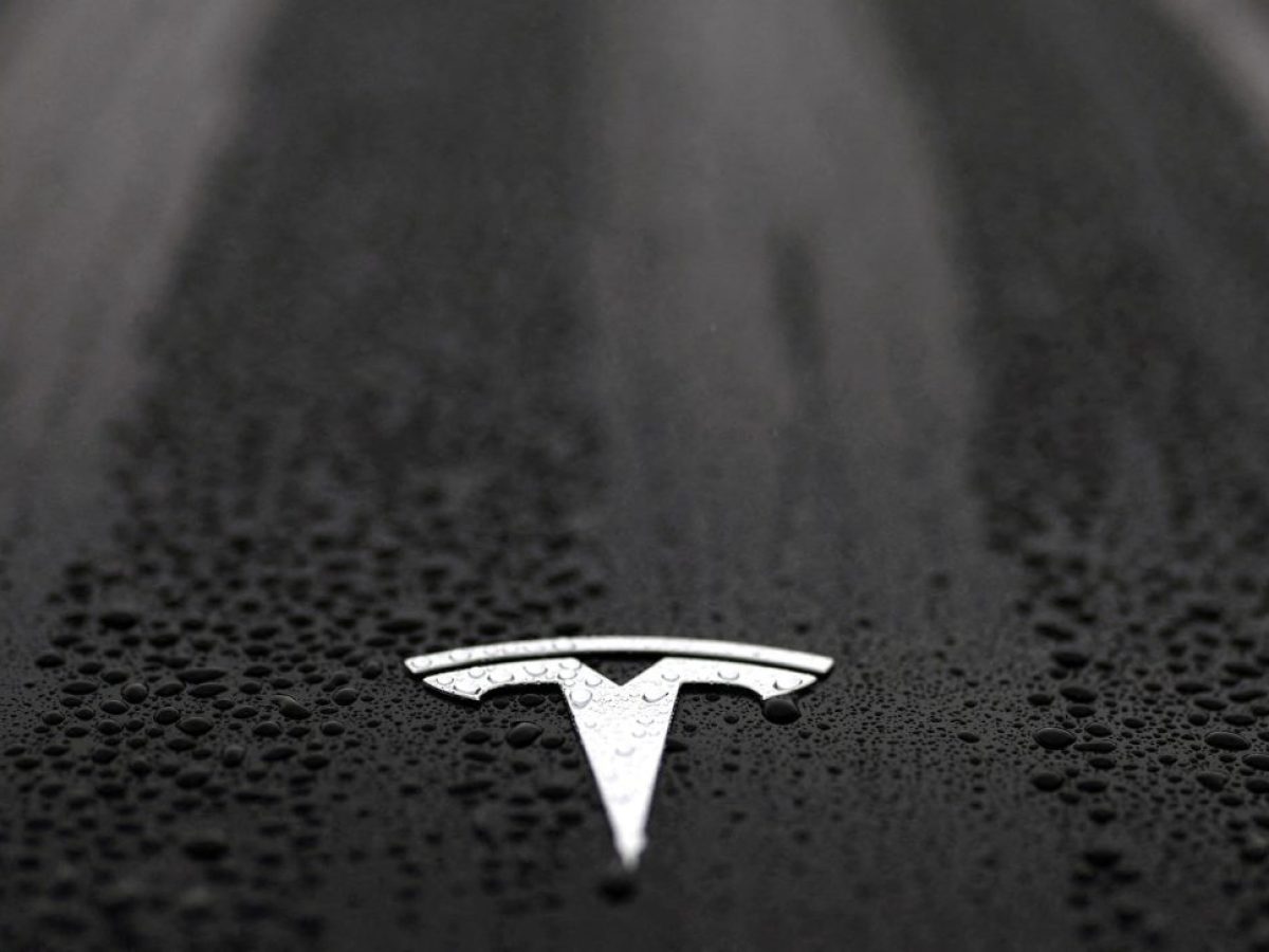 &Eta; Tesla &mu;&epsilon;&tau;&omicron;&nu;&omicron;&mu;ά&zeta;&epsilon;&iota; &tau;&eta;&nu; &laquo;&Alpha;&upsilon;&tau;ό&nu;&omicron;&mu;&eta;&raquo; &sigma;&epsilon; &laquo;&Upsilon;&pi;&omicron;&beta;&omicron;&eta;&theta;&omicron;ύ&mu;&epsilon;&nu;&eta; &Omicron;&delta;ή&gamma;&eta;&sigma;&eta;&raquo; &sigma;&tau;&eta;&nu; &Epsilon;&upsilon;&rho;ώ&pi;&eta;, &mu;&epsilon; &sigma;&tau;ό&chi;&omicron; &tau;&eta;&nu; έ&gamma;&kappa;&rho;&iota;&sigma;&eta; &tau;&omicron;&upsilon; &lambda;&omicron;&gamma;&iota;&sigma;&mu;&iota;&kappa;&omicron;ύ
